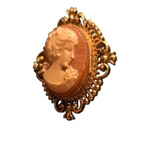 Vintage Avon Gold Tone Carved Cameo Locket Brooch Pin Pendant Filigree Ornate